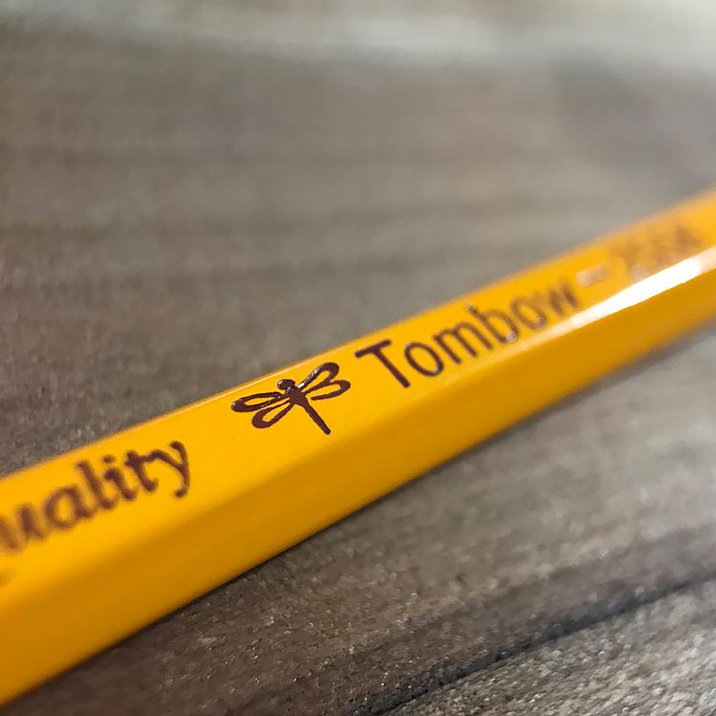 Tombow 2558 Dereceli Kurşun Kalem Silgili HB